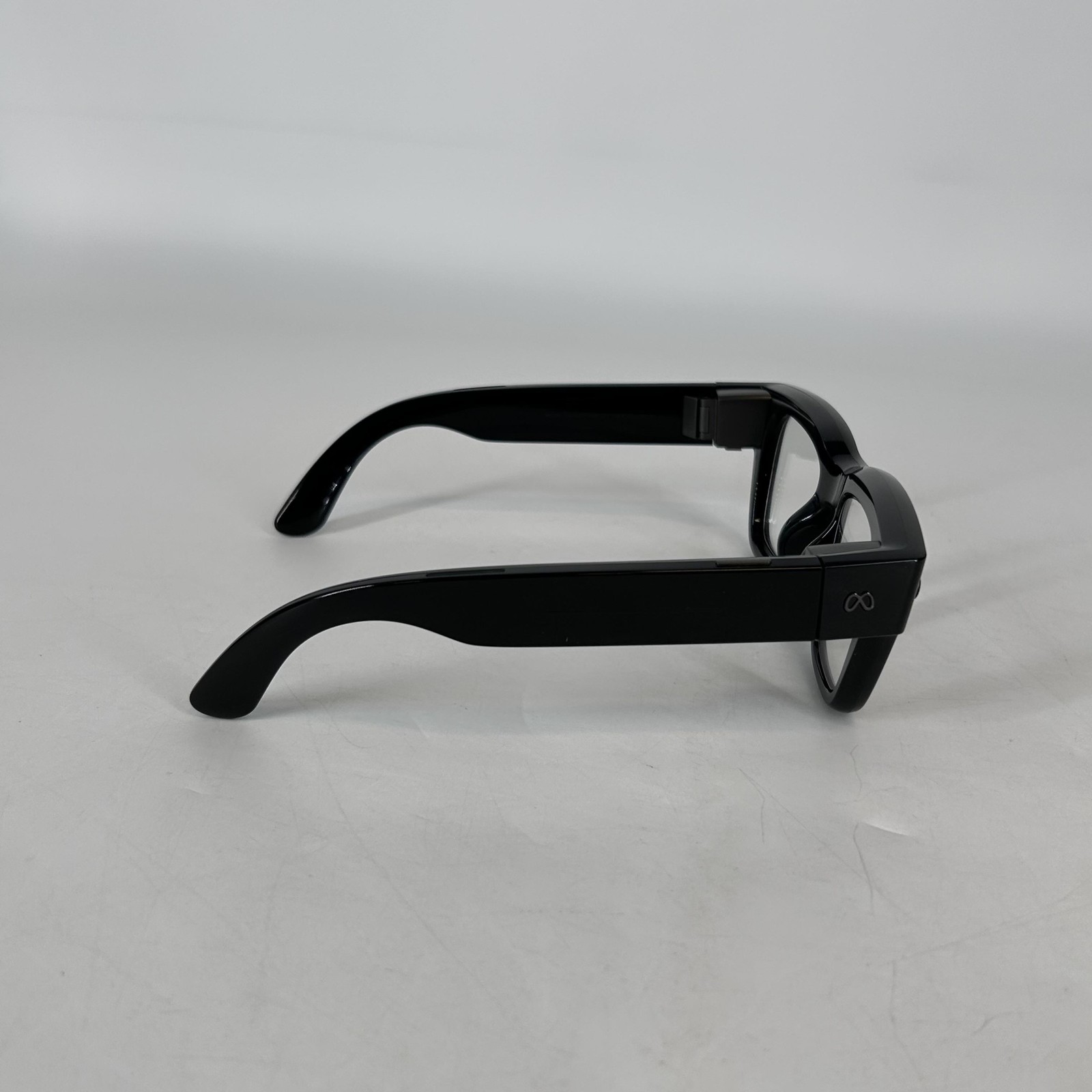 Meta Ray-Ban Display Black/Clear to Grey Transitions Lens/Standard – Very Good